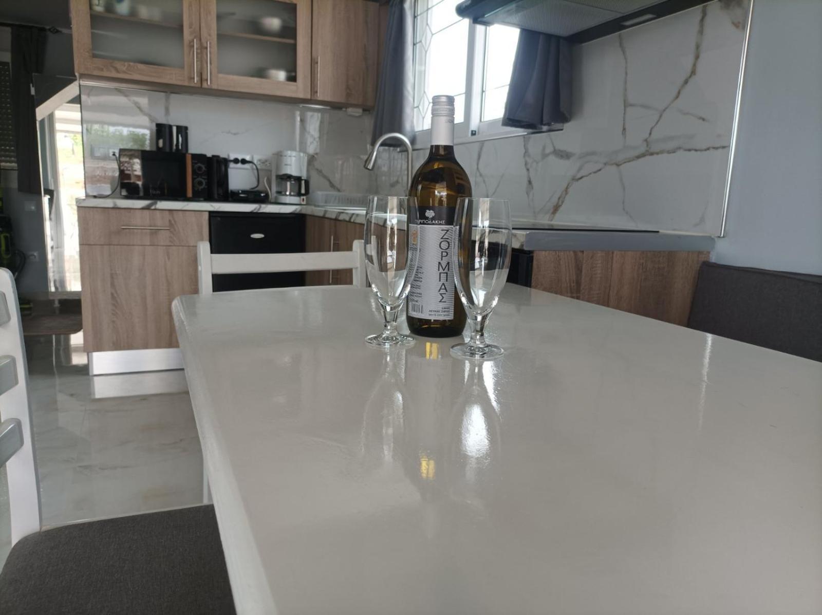 Filio's Loft Near Airport *